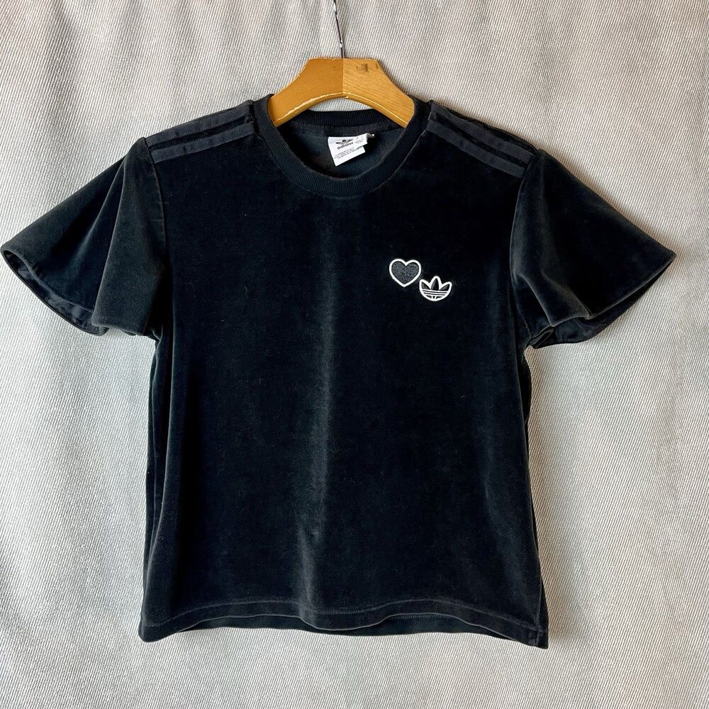 Adidas Originals Velour Black Tee Heart Patch Flutter Sleeve Women’s Small Retro